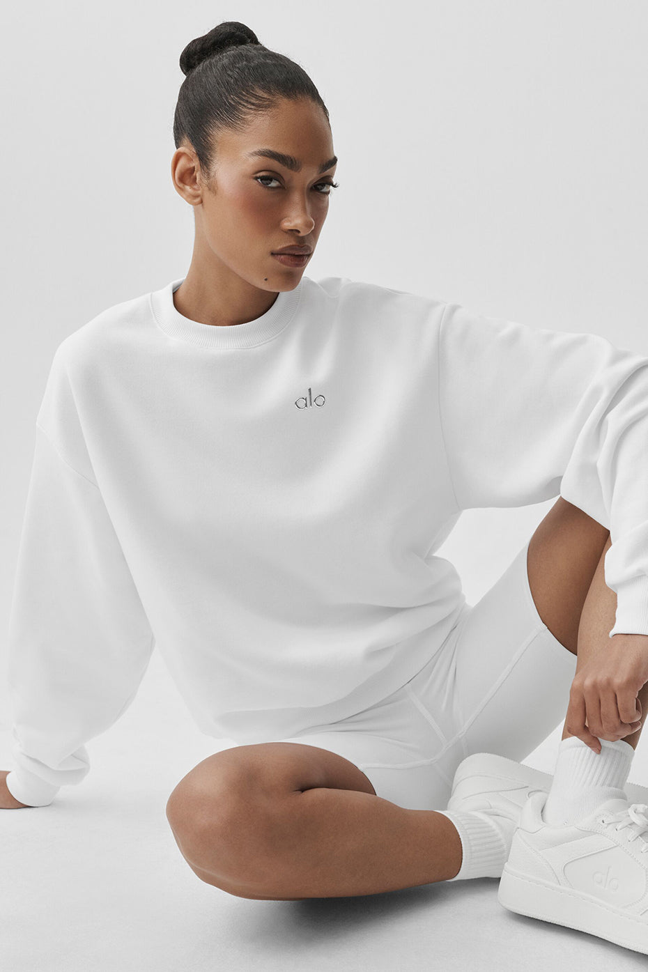 Accolade Crew Neck Pullover White - Image 3