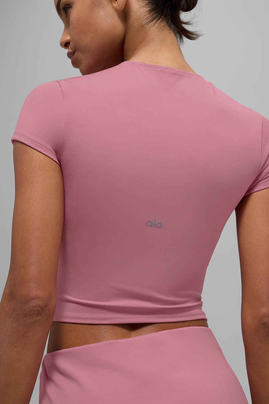 ALO Softsculpt Precision Short Sleeve Top Pink Wild Rose - Image 3