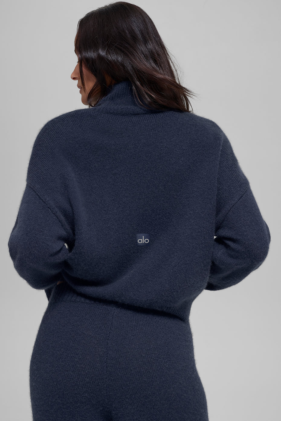 Wool Cashmere Cropped New Class Turtleneck Sweater Navy - Image 3