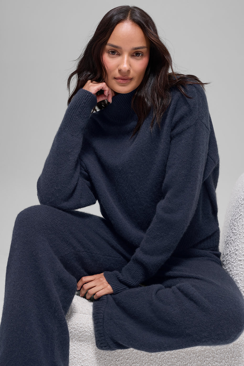 Wool Cashmere Cropped New Class Turtleneck Sweater Navy - Image 4