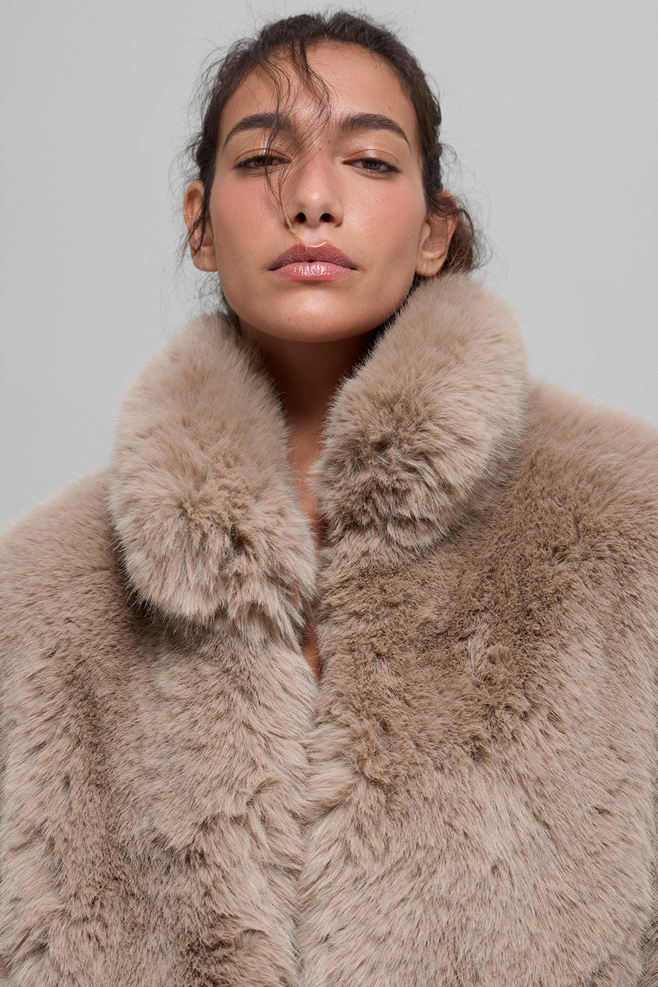 Opulent Faux Fur Cropped Jacket Oat - Image 4