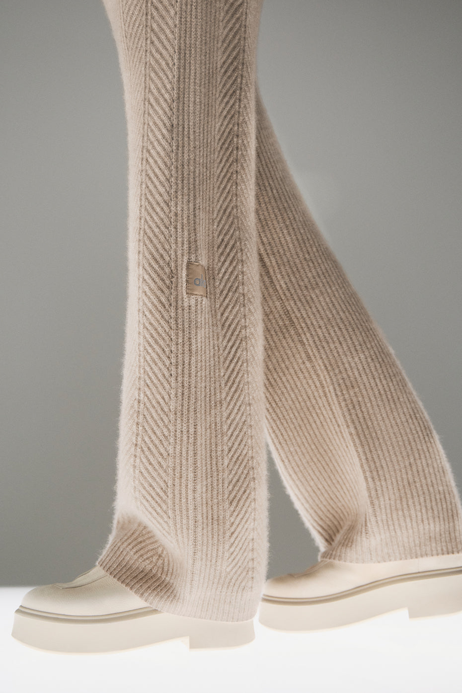 Winter Magic Cashmere Wide Leg Pant Flax Heather - Image 4