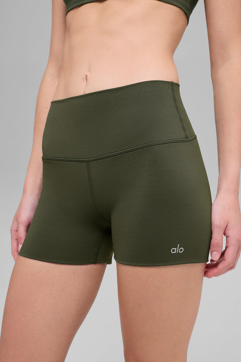 3" ALO Softsculpt High Waist Precision Short Green Olive - Image 3