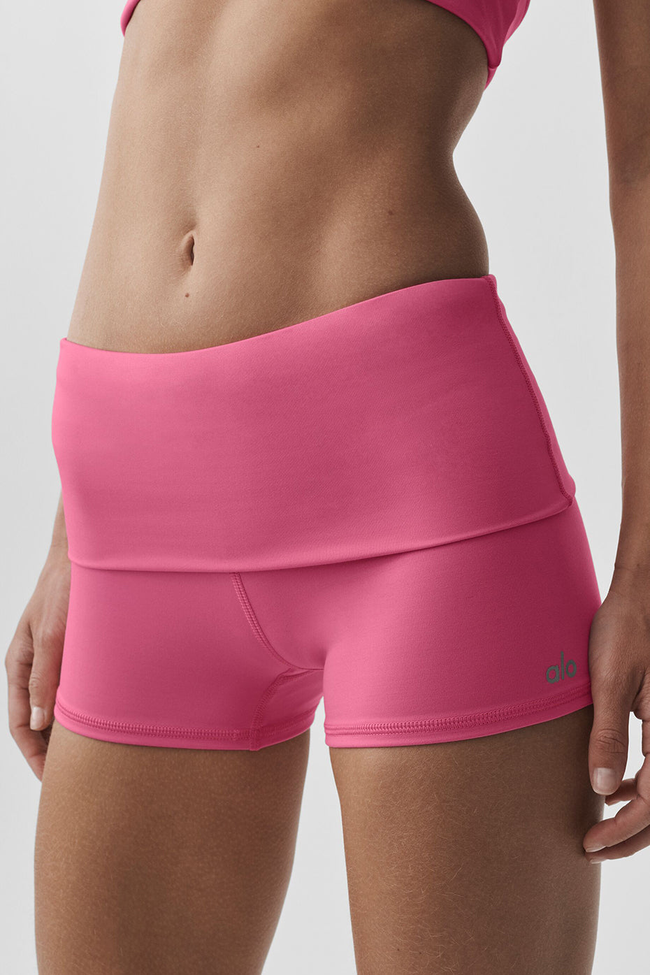 3" ALO Softsculpt Low Rise Foldover Short Paradise Pink - Image 4